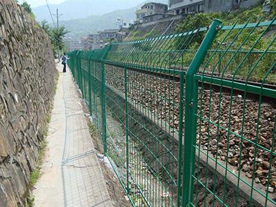 铁路防护栅栏
