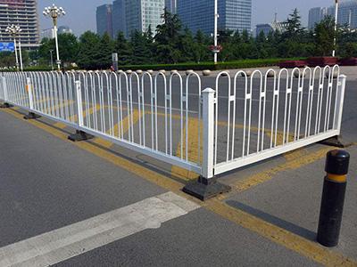 交通护栏