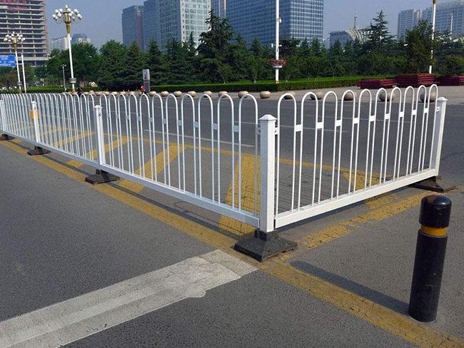 交通护栏案例
