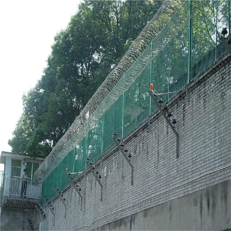监狱金属隔离网墙